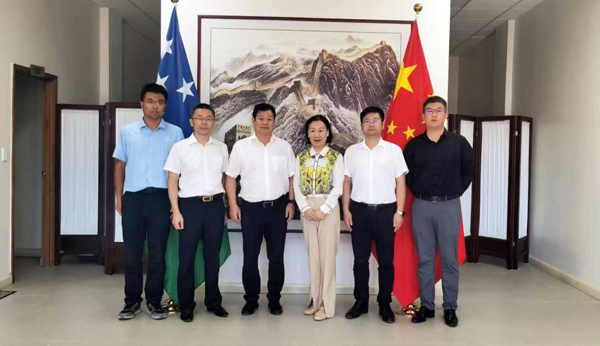 集團(tuán)董事長王元旦一行視察所羅門群島項(xiàng)目建設(shè)情況 并拜會中國駐所使館李慶華參贊